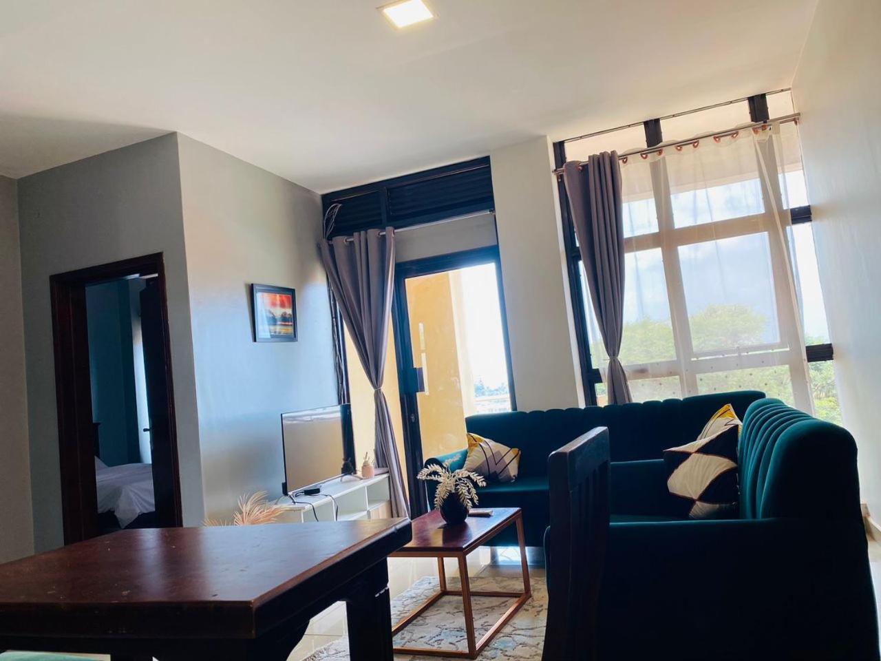 Eika Suites At Acacia Kampala Exteriér fotografie